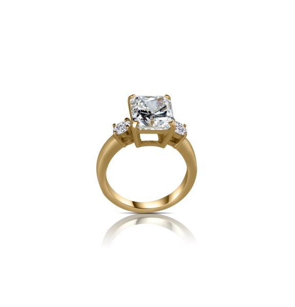 Кольцо из желтого золота с бриллиантами