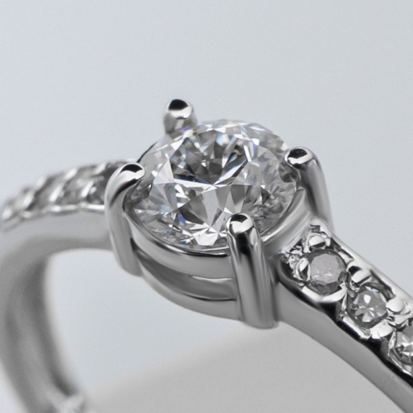 Кольцо из белого золота с бриллиантами