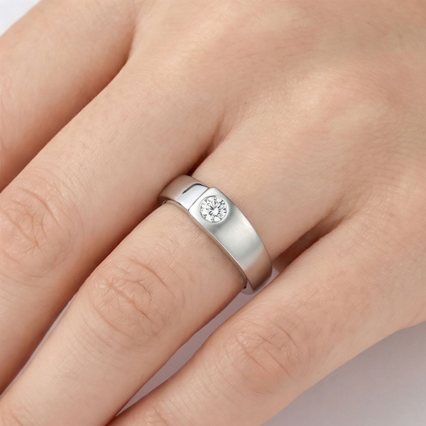 Кольцо из платины с бриллиантом