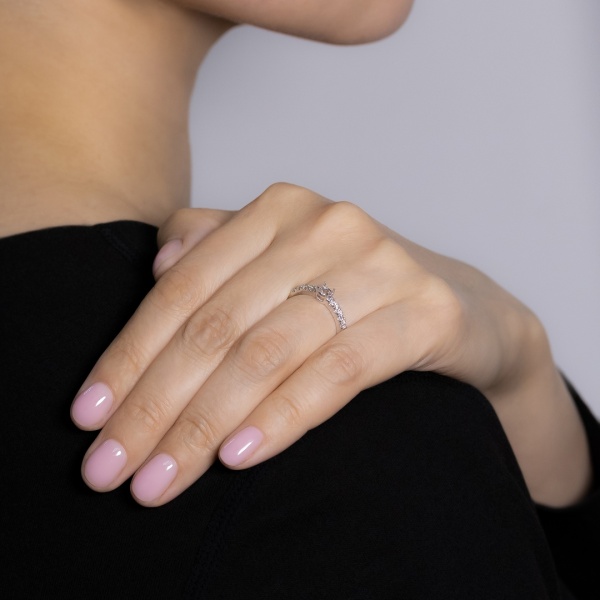 Кольцо из белого золота с бриллиантами