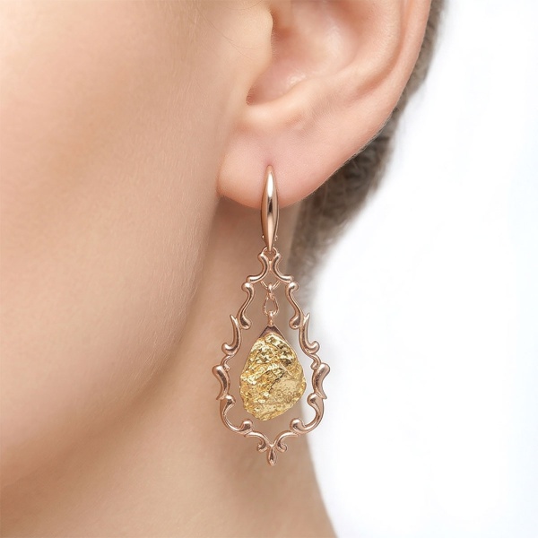 Серьги из красного золота с самородком