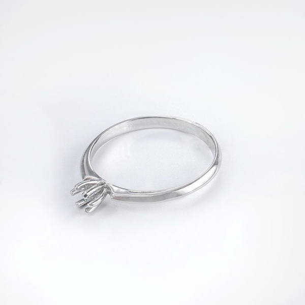 Кольцо из белого золота