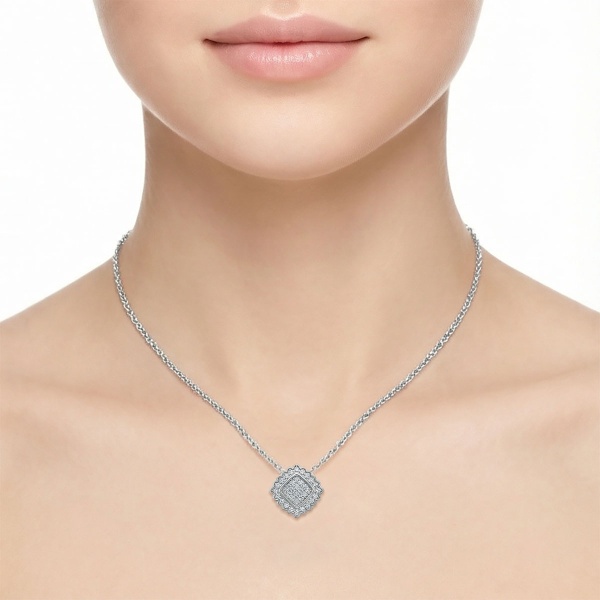 Подвеска из серебра с бриллиантами