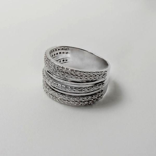 Кольцо из белого золота с бриллиантами