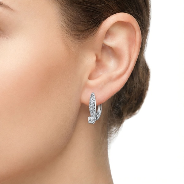 Серьги из белого золота с бриллиантами