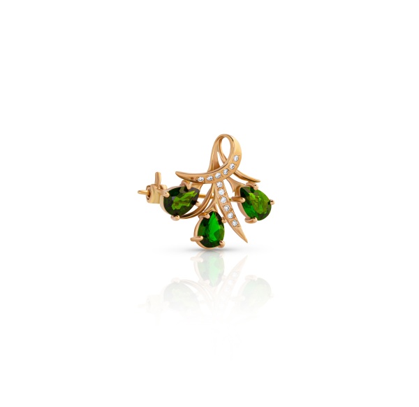 Брошь из желтого золота с хромдиопсидом и бриллиантами