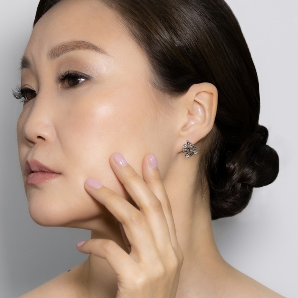 Серьги из комбинированного золота с бриллиантами