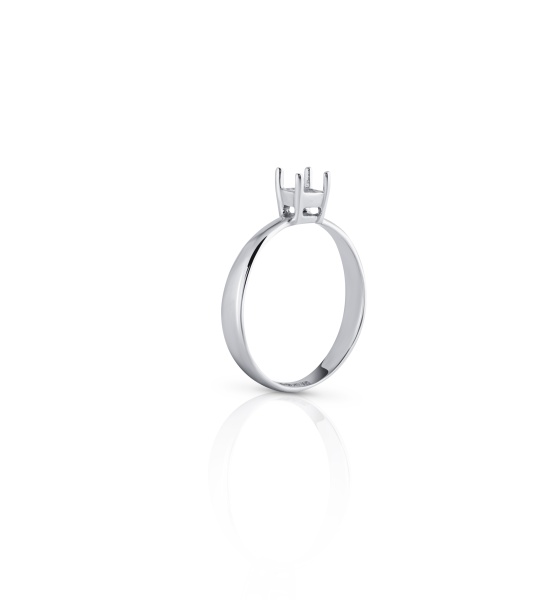 Кольцо из белого золота