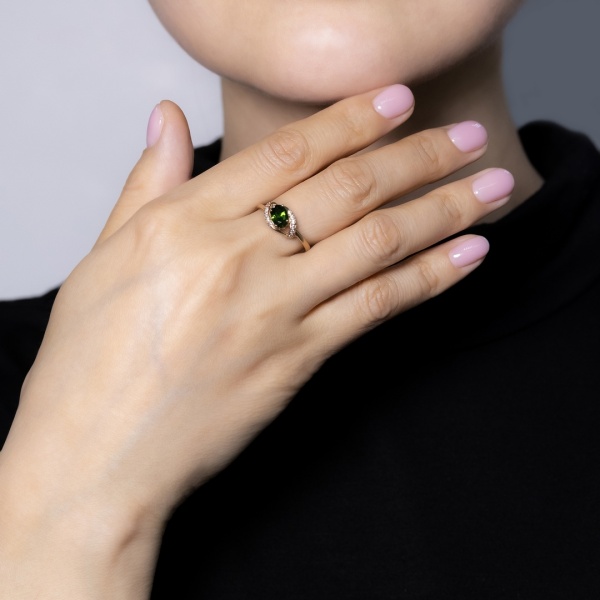 Кольцо из красного золота с фианитом и хромдиопсидом