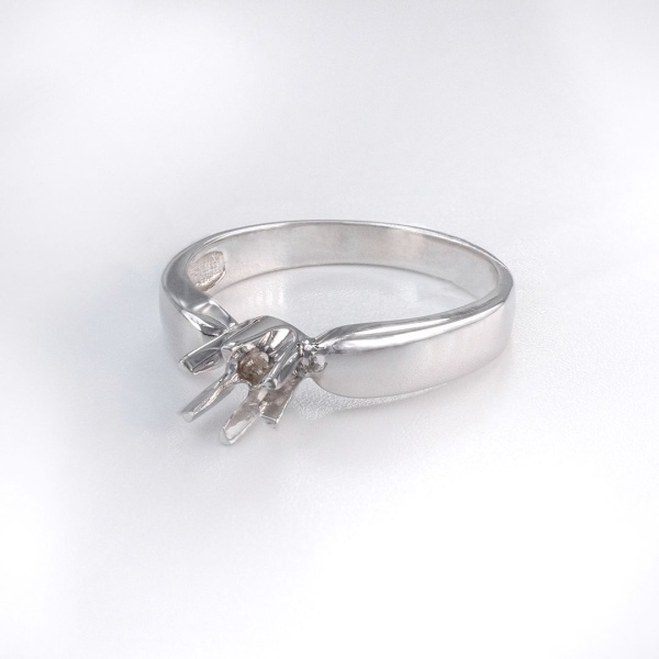 Кольцо из белого золота