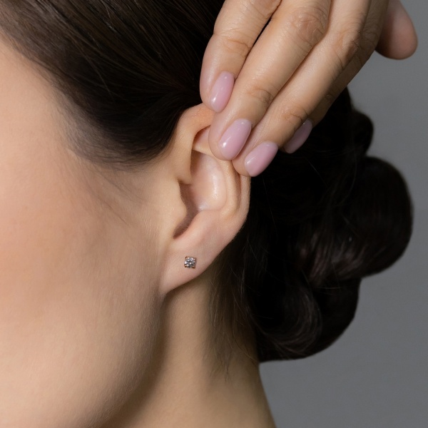 Серьги из красного золота с бриллиантами