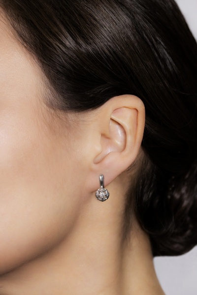 Серьги из белого золота с бриллиантами