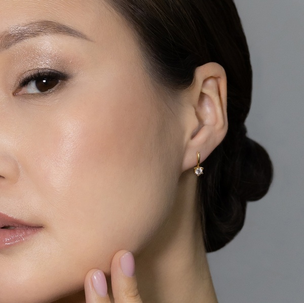 Серьги из желтого золота с бриллиантами