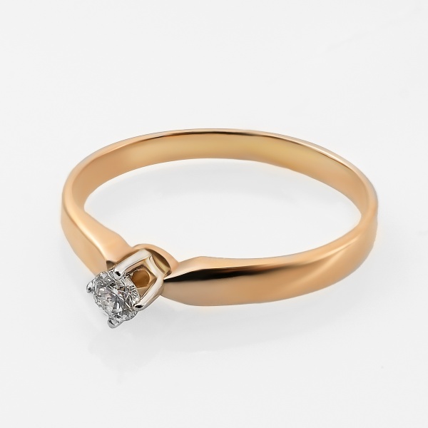 Кольцо из комбинированного золота с бриллиантом