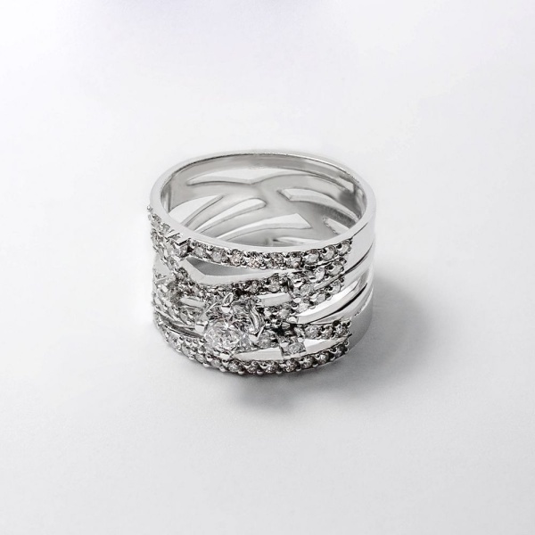 Кольцо из белого золота с бриллиантами