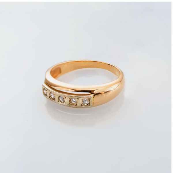 Кольцо из комбинированного золота с бриллиантами