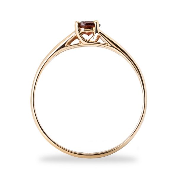 Кольцо из красного золота с гранатом