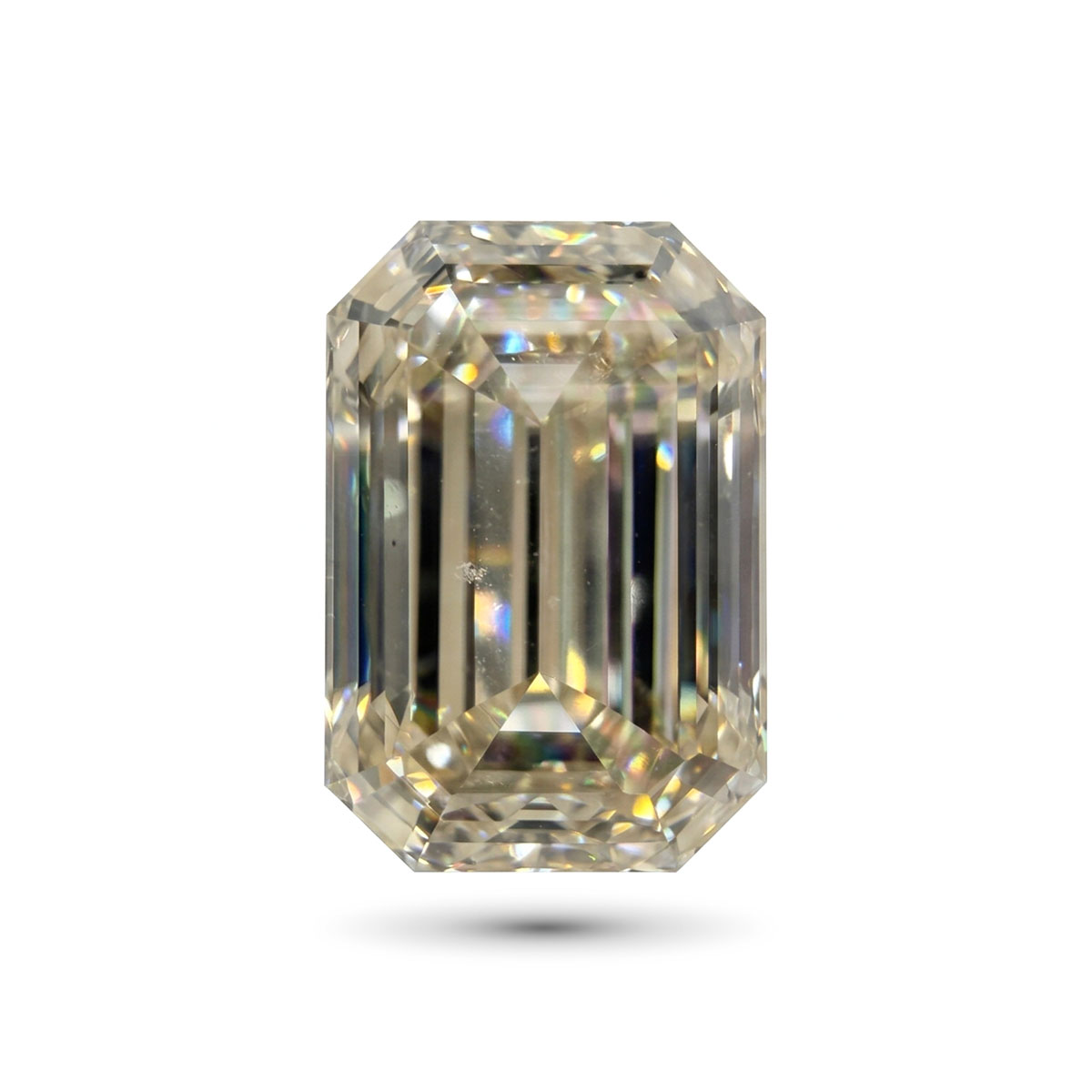 Бриллиант  12,600 карат