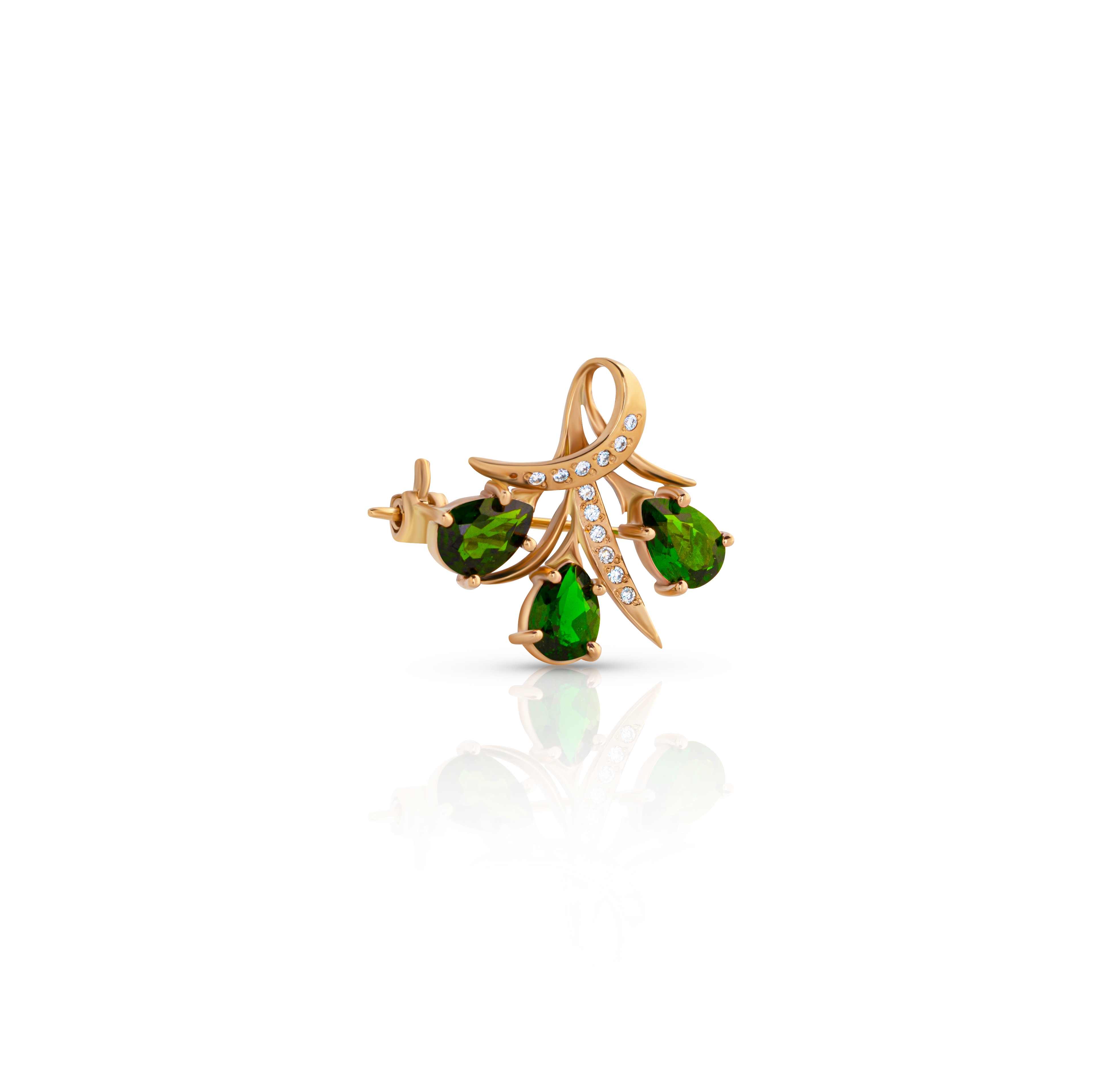 Брошь из желтого золота с хромдиопсидом и бриллиантами
