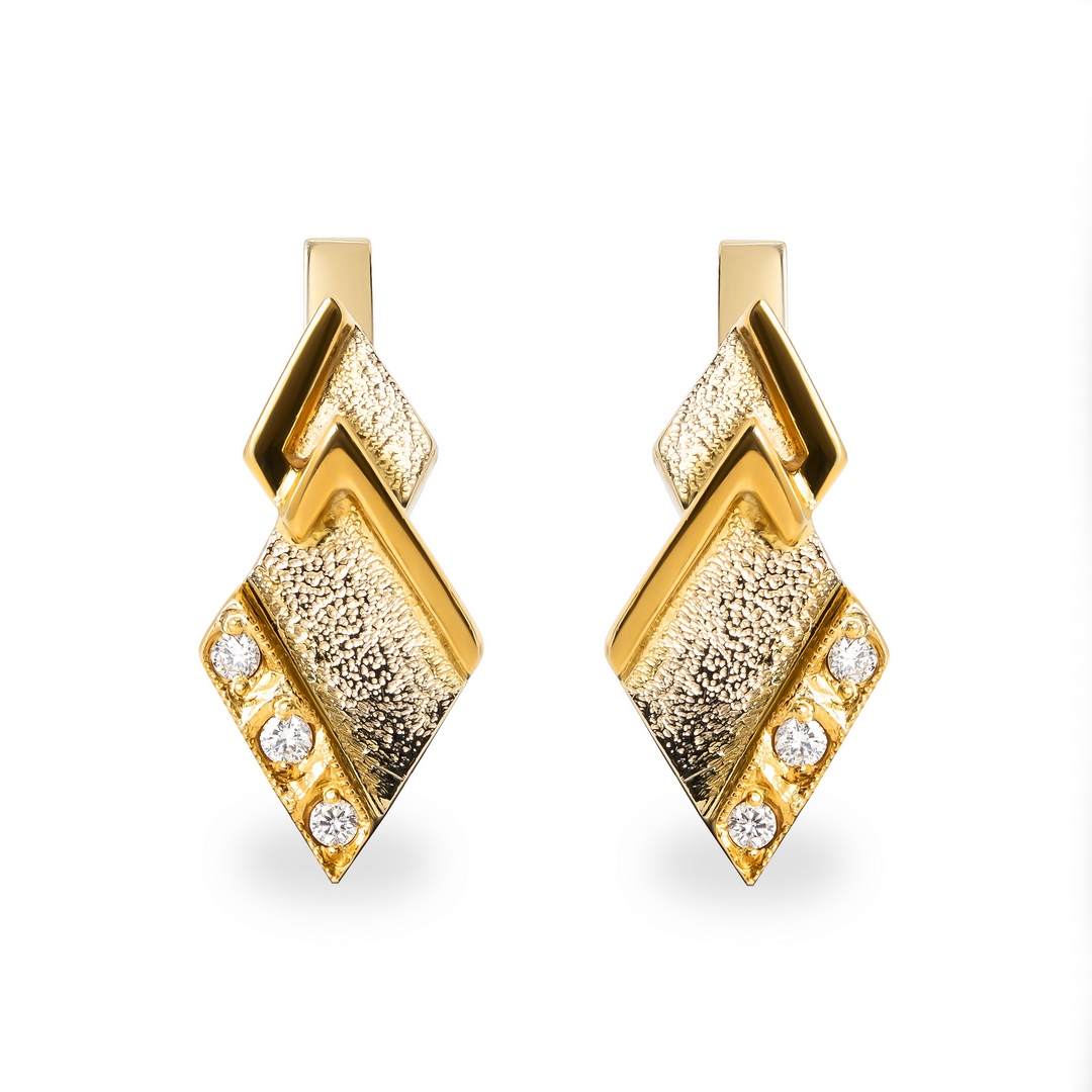 Серьги из желтого золота с бриллиантами