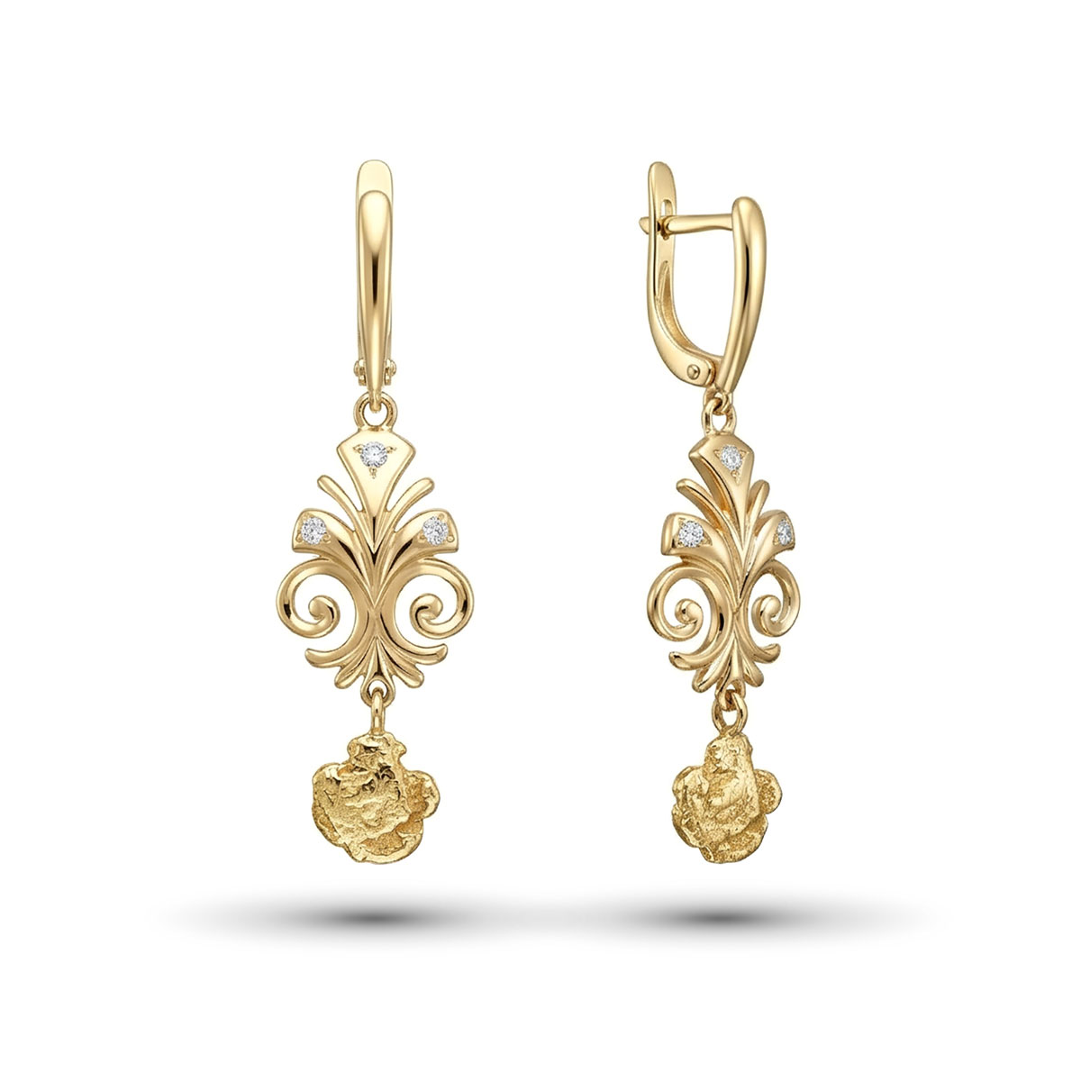 Серьги из желтого золота с самородком и бриллиантами