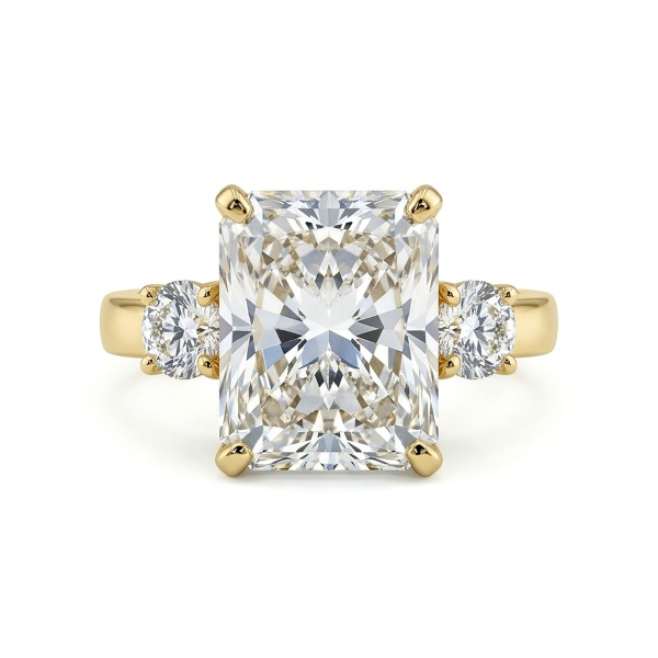 Кольцо из желтого золота с бриллиантами