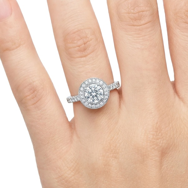 Кольцо из белого золота с бриллиантами