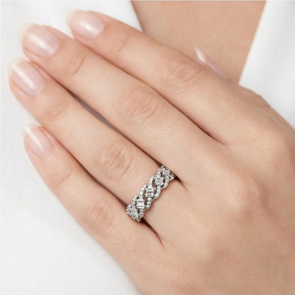 Кольцо из белого золота с бриллиантами