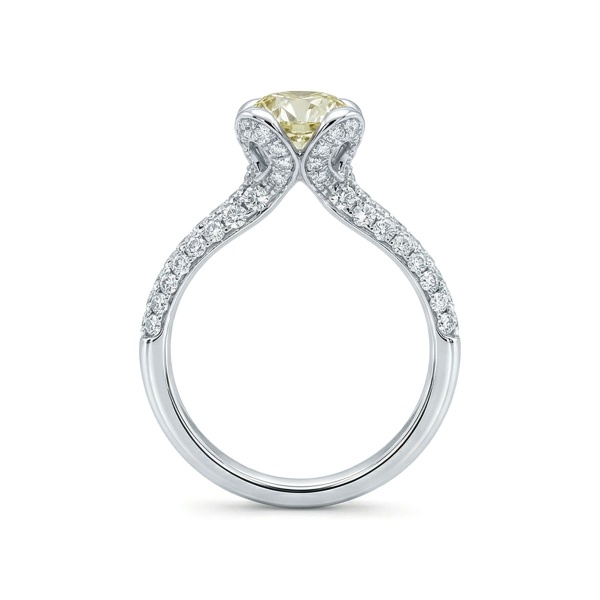 Кольцо из белого золота с бриллиантами