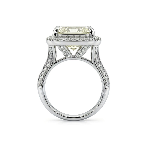 Кольцо из белого золота с бриллиантами