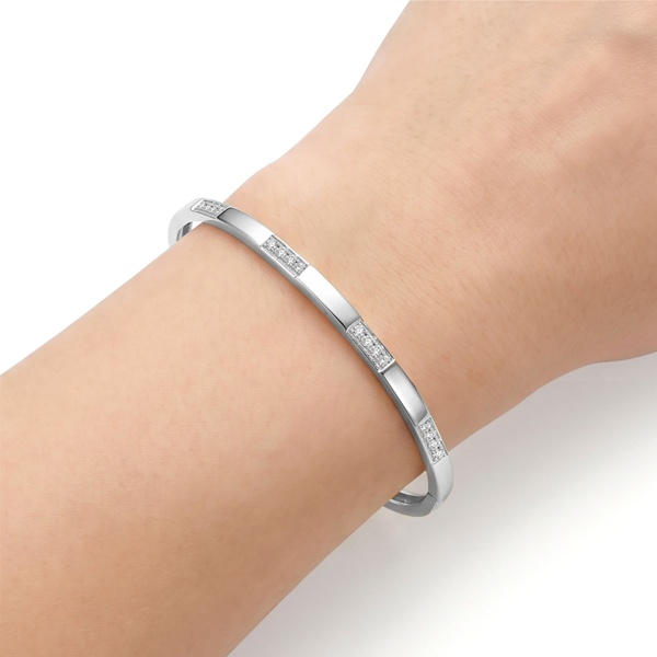 Браслет из родированного золота с бриллиантами