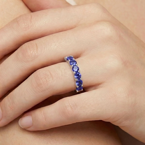 Кольцо из родированного золота с танзанит