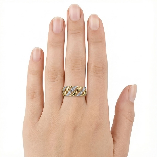 Кольцо из желтого золота с бриллиантами