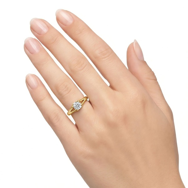 Кольцо из желтого золота с бриллиантами