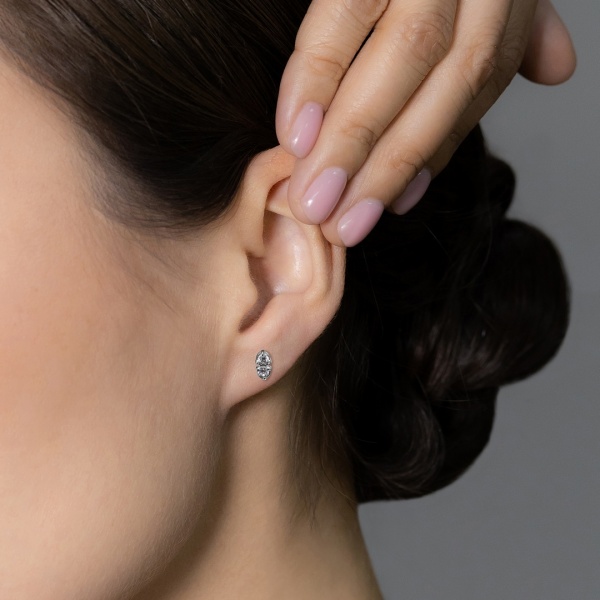 Серьги из белого золота с фианитом