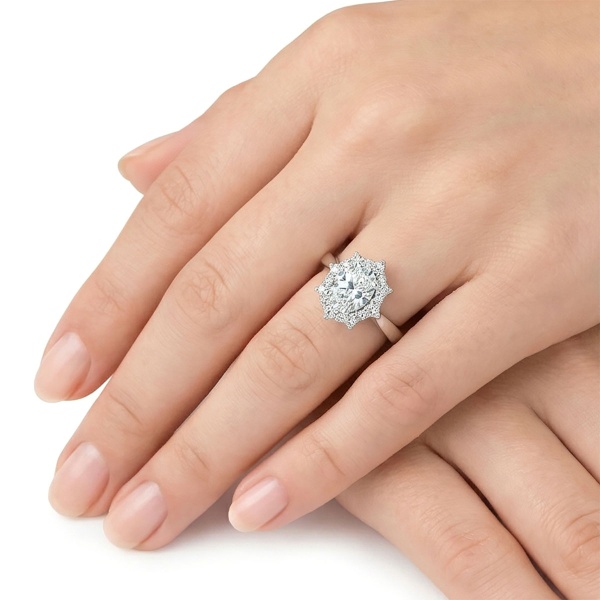 Кольцо из белого золота с бриллиантами