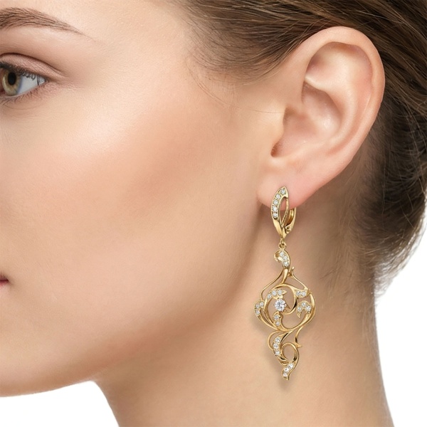 Серьги из желтого золота с бриллиантами