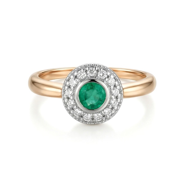 Кольцо из комбинированного золота с изумрудпт и бриллиантами