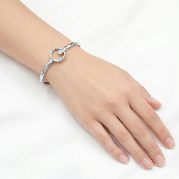 Браслет из родированного золота с бриллиантами