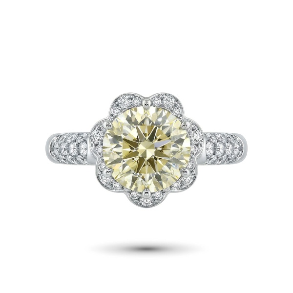 Кольцо из белого золота с бриллиантами