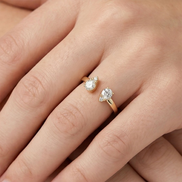 Кольцо из желтого золота с бриллиантами