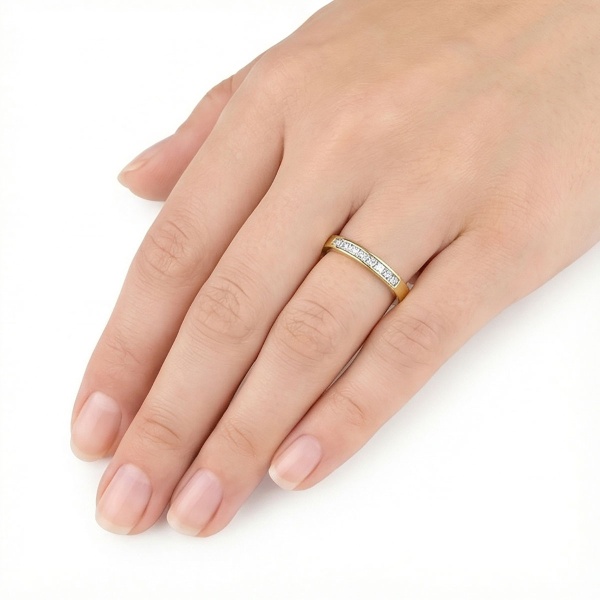 Кольцо из желтого золота с бриллиантами