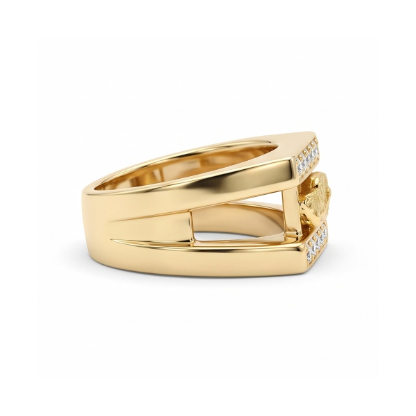 Кольцо из желтого золота с самородком и бриллиантами